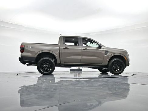 New 2025 Ford Ranger Lariat w/ Black Appearance Package image 32