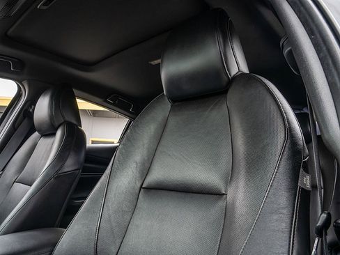 Used 2019 MAZDA MAZDA3 Hatchback w/ Premium Package FWD image 25