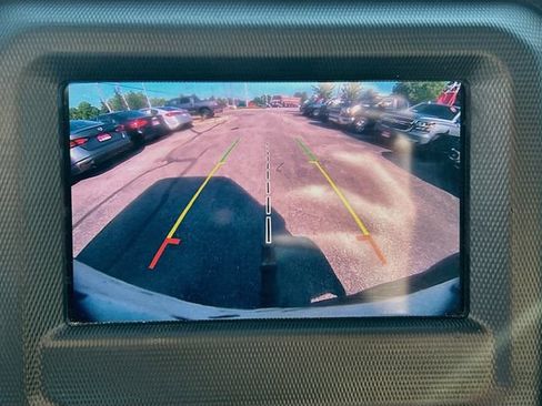 Used 2019 Jeep Wrangler Unlimited Sahara w/ Cold Weather Group AWD/4WD image 14