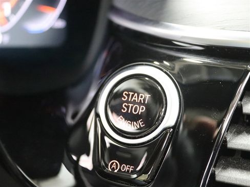 Used 2022 BMW M550i xDrive w/ Executive Package image 39