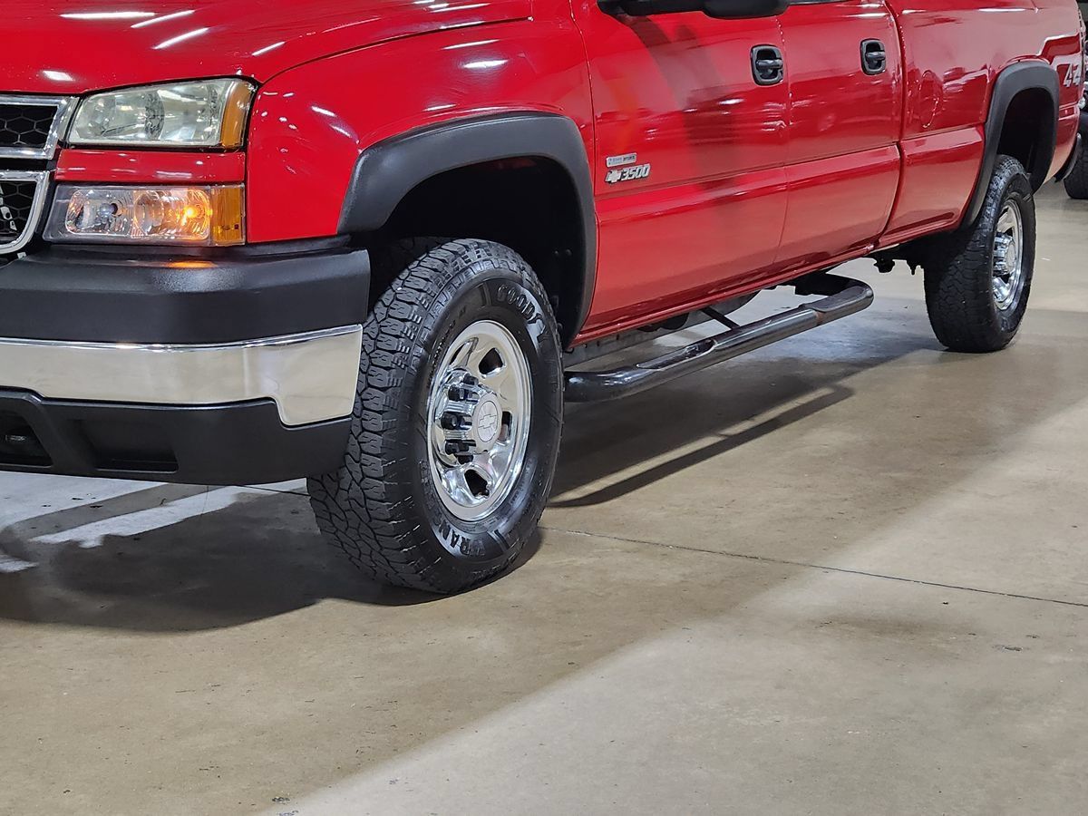 Used 2007 Chevrolet Silverado 3500 LT w/ Heavy-Duty Power Package AWD/4WD image 17