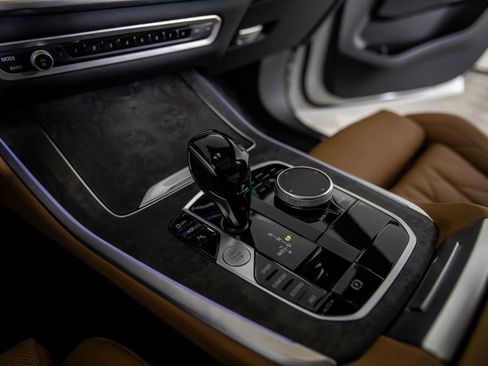 Used 2023 BMW X5 xDrive40i w/ Premium Package image 34