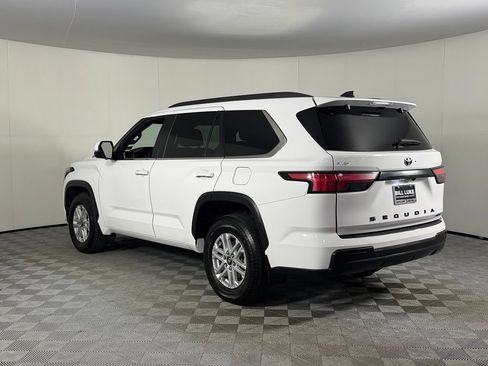 Used 2025 Toyota Sequoia SR5 AWD/4WD image 9