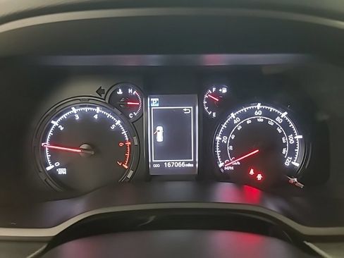 Used 2020 Toyota 4Runner SR5 Premium AWD/4WD image 28