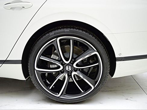 Used 2024 Bentley Flying Spur Azure AWD/4WD image 47