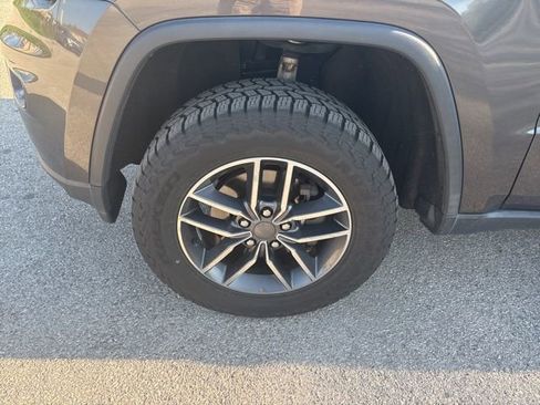 Used 2019 Jeep Grand Cherokee Limited image 9