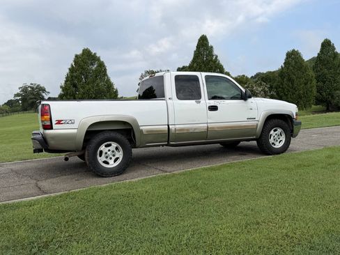 Used 2002 Chevrolet Silverado 1500 LS w/ Off-Road Pkg AWD/4WD image 10
