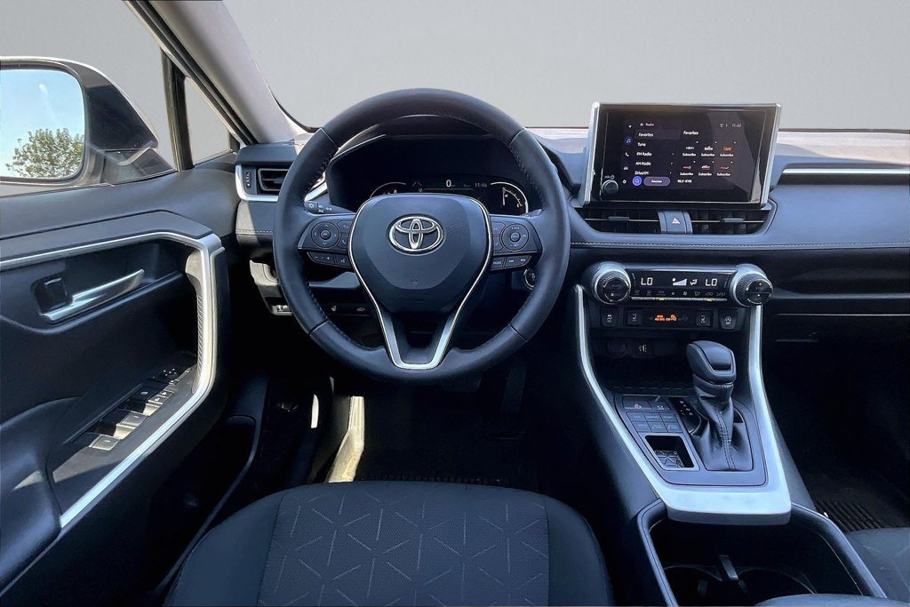 Used 2023 Toyota RAV4 XLE w/ Convenience Package AWD/4WD image 5
