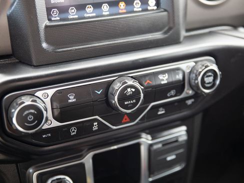 Used 2022 Jeep Gladiator Sport image 16