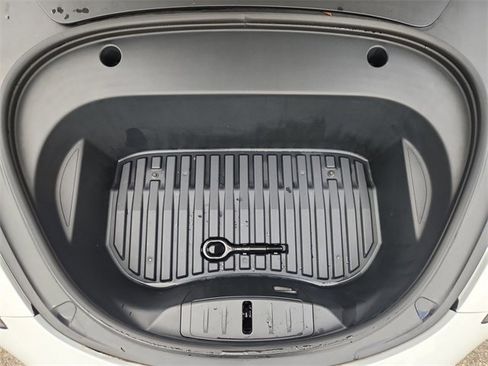 Used 2023 Tesla Model 3 Standard Range image 29