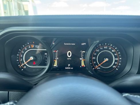 Used 2025 Jeep Gladiator Rubicon w/ Convenience Group AWD/4WD image 20