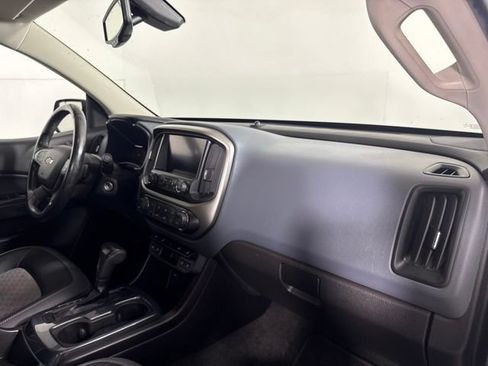 Used 2017 Chevrolet Colorado Z71 AWD/4WD image 30