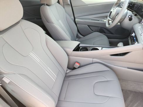 Used 2024 Hyundai Elantra SEL w/ Convenience Package FWD image 22