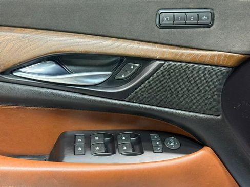 Used 2018 Cadillac Escalade Premium Luxury AWD/4WD image 12