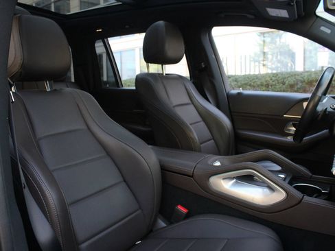 Used 2022 Mercedes-Benz GLS 450 4MATIC image 33
