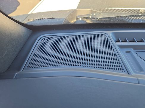 New 2025 Ford Bronco Outer Banks w/ Black Appearance Package image 13