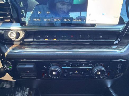 Used 2023 Chevrolet Silverado 1500 RST image 11