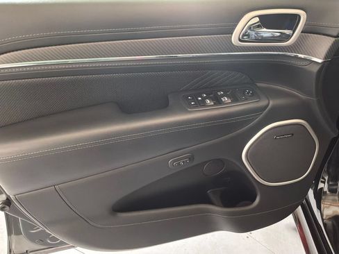Used 2020 Jeep Grand Cherokee SRT AWD/4WD image 9