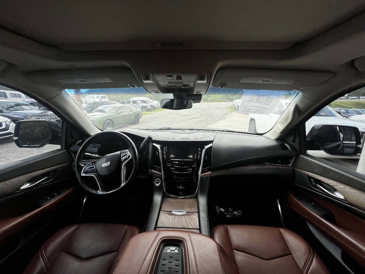Used 2017 Cadillac Escalade Luxury w/ LPO, Radiant Package AWD/4WD image 12