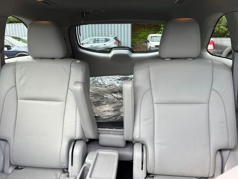 Used 2018 Toyota Highlander XLE AWD/4WD image 23
