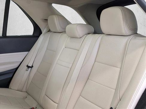 Used 2021 Mercedes-Benz GLE 350 4MATIC image 24
