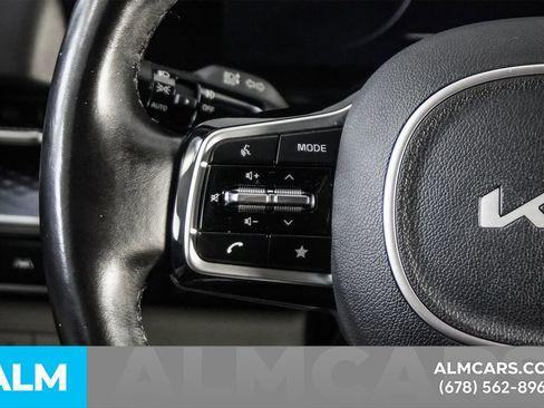 Used 2022 Kia Carnival SX Prestige image 27