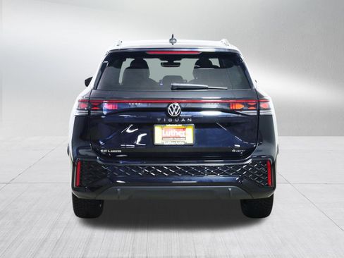 Used 2026 Volkswagen Tiguan SEL R-Line AWD/4WD image 6
