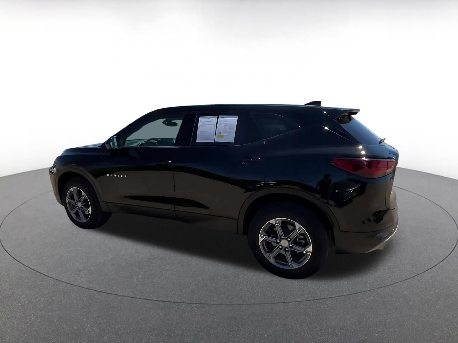 Used 2026 Chevrolet Blazer LT FWD image 9