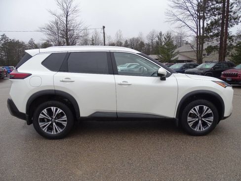 Used 2021 Nissan Rogue SV image 48