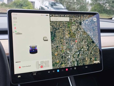 Used 2020 Tesla Model Y Long Range image 28