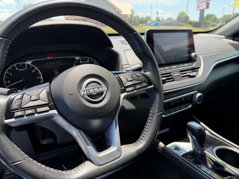 Used 2024 Nissan Altima 2.5 SR FWD image 30