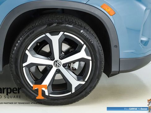 Used 2025 Volkswagen Tiguan SE FWD image 14