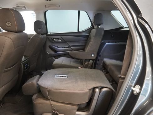 Used 2020 Chevrolet Traverse LT w/ Driver Confidence II Package AWD/4WD image 29