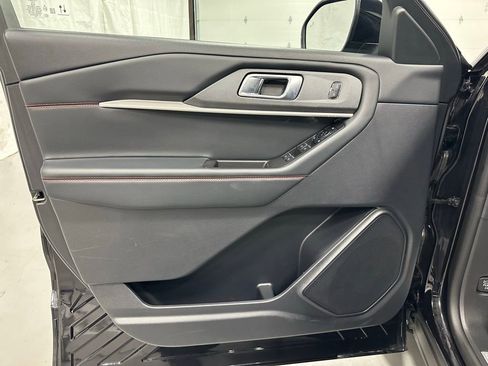Used 2025 Ford Explorer ST-Line image 8