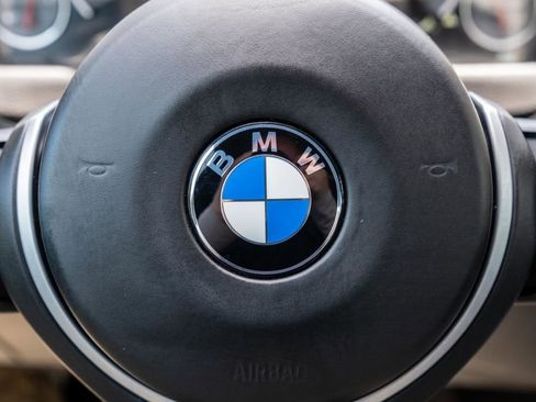 Used 2018 BMW M3 RWD image 25