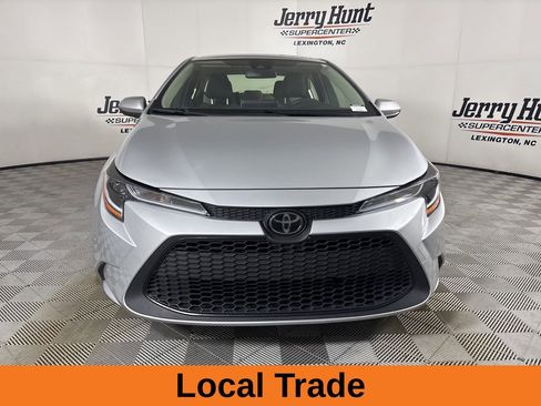 Used 2020 Toyota Corolla LE FWD image 3