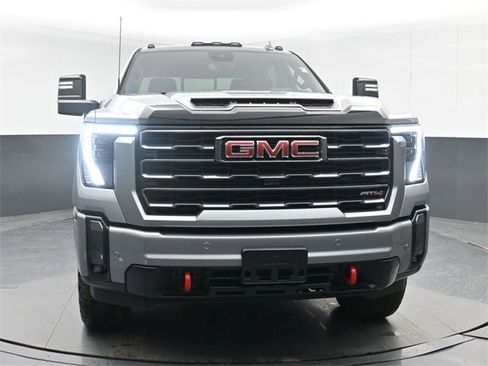 Used 2024 GMC Sierra 2500 AT4 w/ AT4 Premium Plus Package image 3