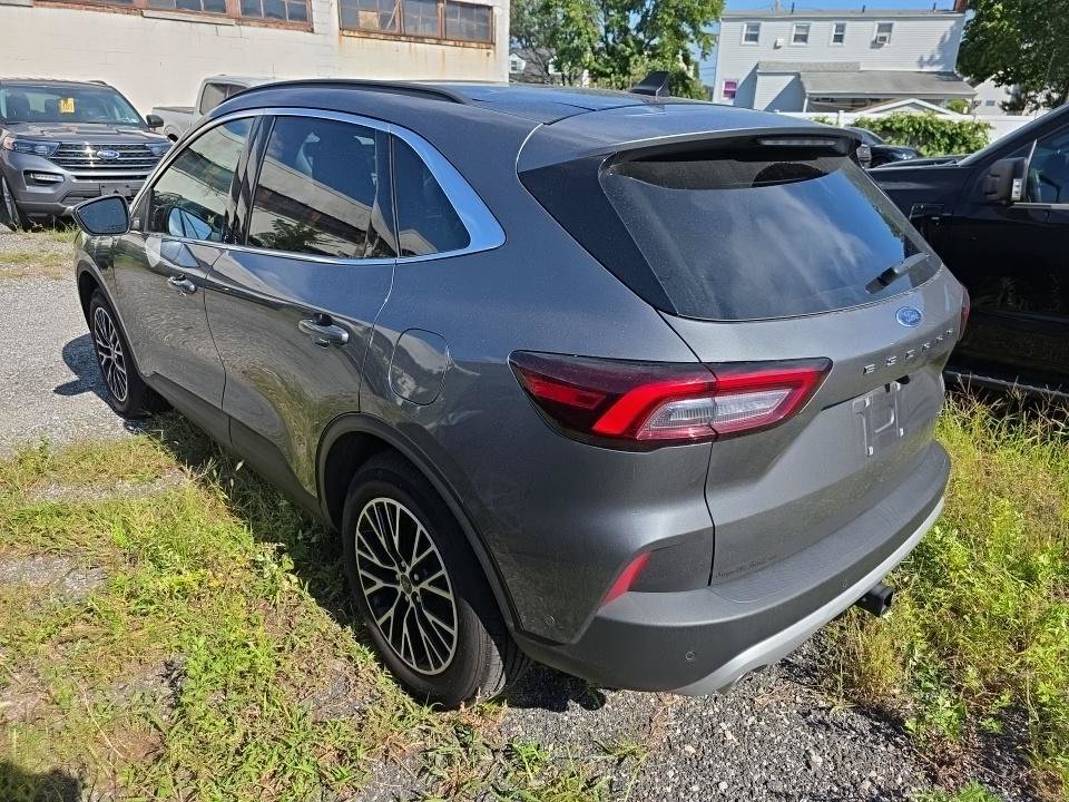 Certified 2023 Ford Escape SE w/ PHEV Premium Package FWD image 3