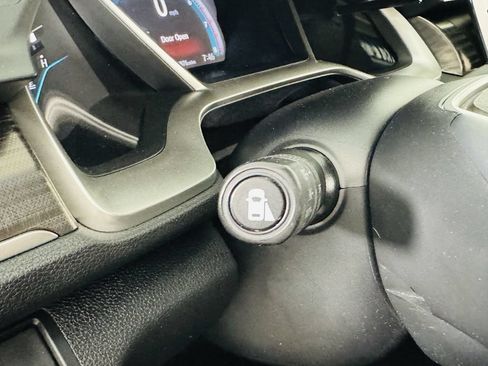 Used 2020 Honda Civic EX-L image 11