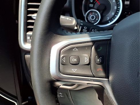 Used 2024 RAM 1500 Laramie AWD/4WD image 12