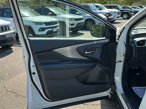 Certified 2024 Nissan Murano SV w/ SV Midnight Edition Package AWD/4WD image 8