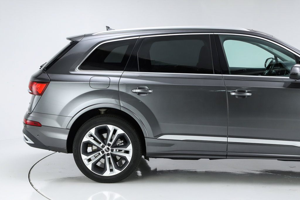 Used 2024 Audi Q7 3.0T Premium Plus w/ Premium Plus Package AWD/4WD image 15