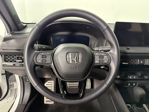 Used 2024 Honda Accord Sport image 11
