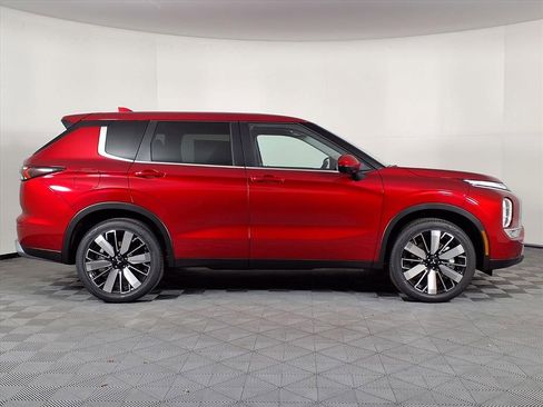 New 2026 Mitsubishi Outlander SE image 28