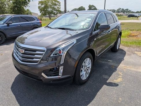 Used 2018 Cadillac XT5 AWD image 3
