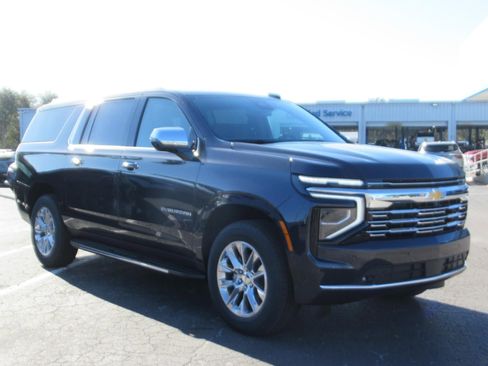 New 2026 Chevrolet Suburban Premier image 3
