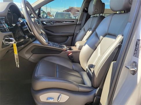 Used 2021 Porsche Macan image 4