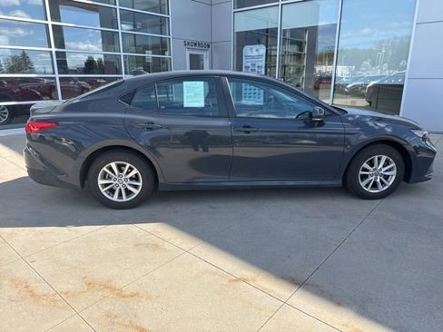 Used 2025 Toyota Camry LE w/ Convenience Package image 8
