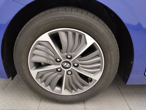 Used 2021 Hyundai Ioniq SE FWD image 31
