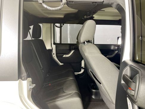 Used 2016 Jeep Wrangler Unlimited Sahara image 24